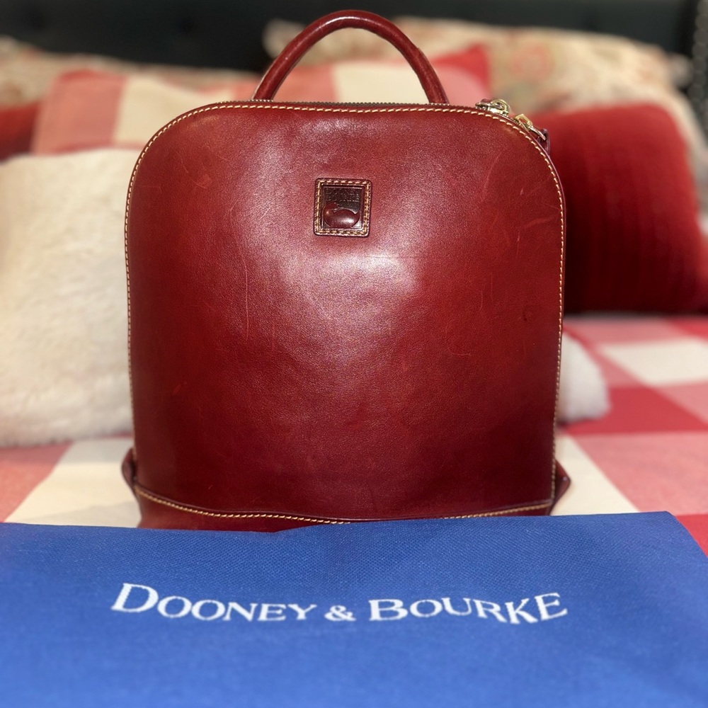 Dooney & Bourke Florentine Zip Pod in Bordeaux GUC